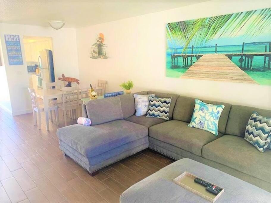 Beautiful Bright & Sparkling 2Bed 1Bath Beach Retreat - Unit 212 Cocoa Beach Exterior photo