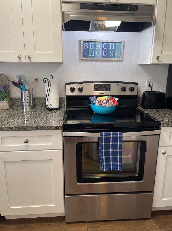 Beautiful Bright & Sparkling 2Bed 1Bath Beach Retreat - Unit 212 Cocoa Beach Exterior photo